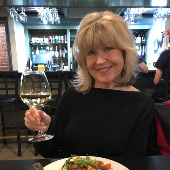 Meet your Posher, Susan.   Thank You to all my Followers - Picture 2 of 3